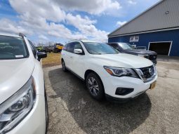 2019 NISSAN PATHFINDER ALL WHEEL DRIVE LEATHER SOUTHERN WITH NO RUST!